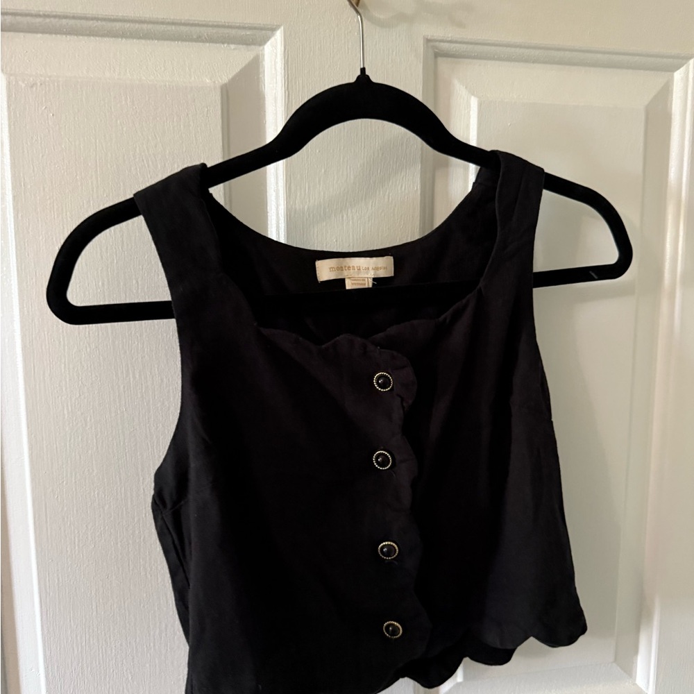 Black Sleeveless Top